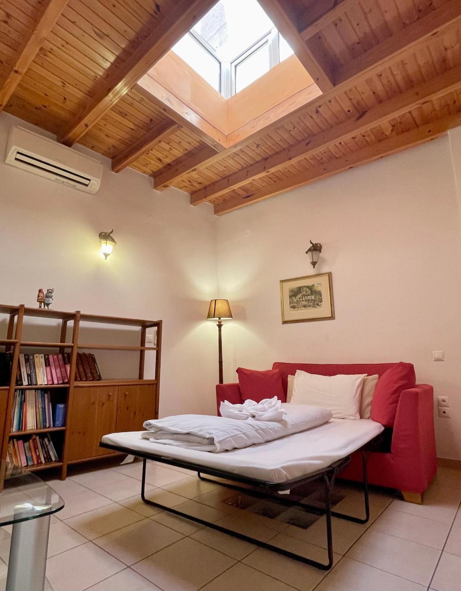 Odyssey House Villa La Canea